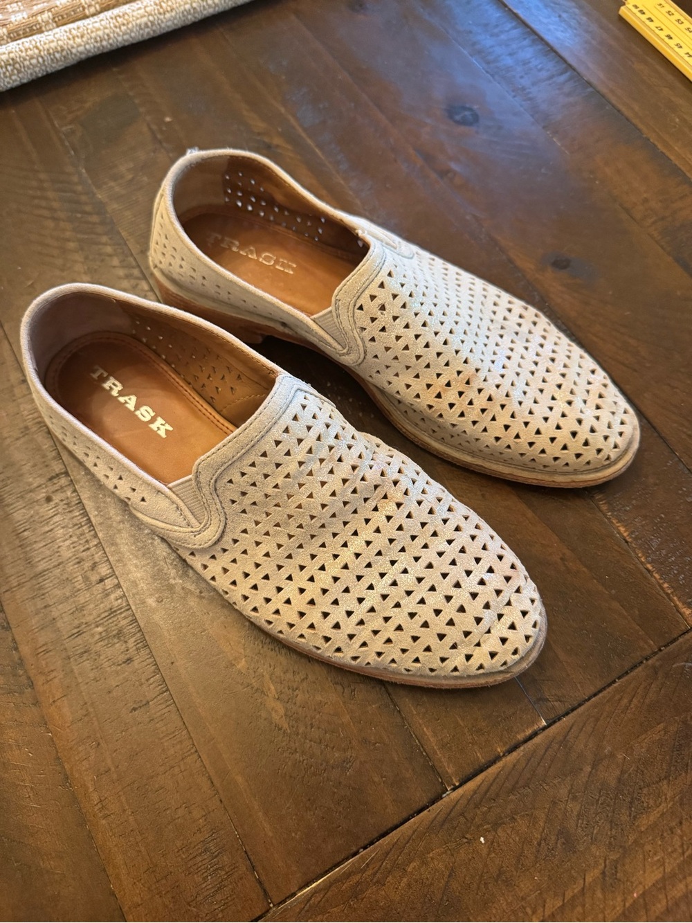 Trask Womens Perforated Suede‎ Slip On Loafers Comfort Flats Sz 7.5 Casual Chic